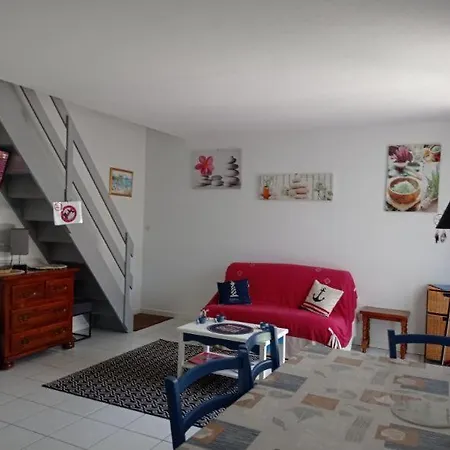 Charmante Maison Bord De Avec Piscine Et Tennis 5-p