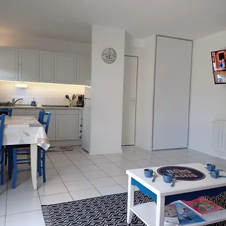 بيت للعطل Charmante Maison Bord De Avec Piscine Et Tennis 5-p *