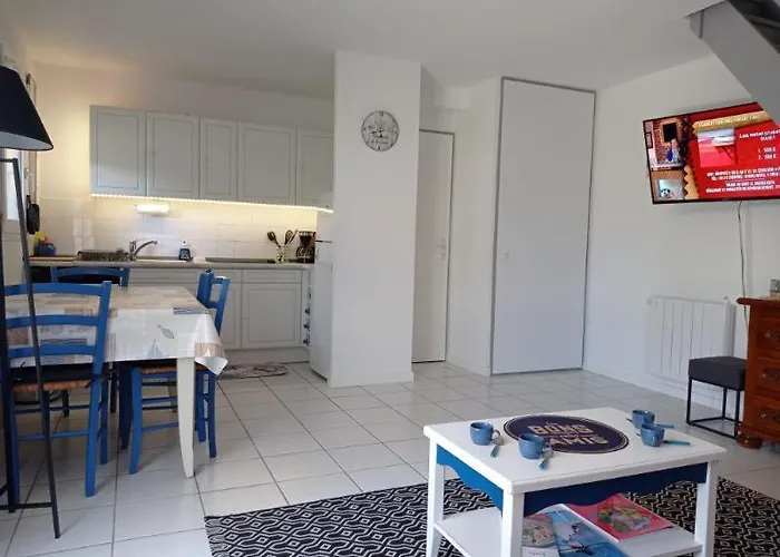 Prázdninový dům Charmante Maison Bord De Avec Piscine Et Tennis 5-p *