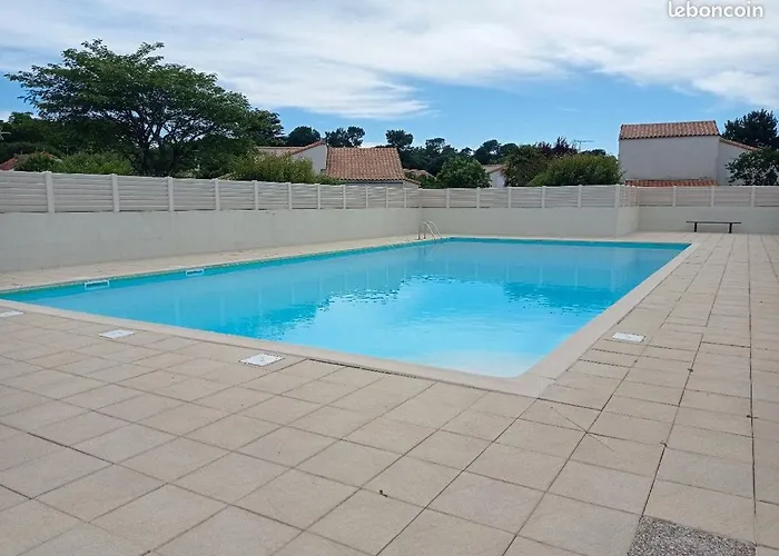 Дом отдыха Charmante Maison Bord De Avec Piscine Et Tennis 5-p *